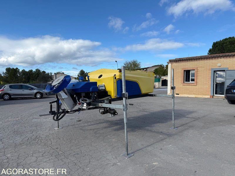 SALEUSE SCHMIDT SYNTOS S08-21 PECN-350 - Máy dàn trải cát/ Muối: hình 1 SALEUSE SCHMIDT SYNTOS S08-21 PECN-350 - Máy dàn trải cát/ Muối: hình 1