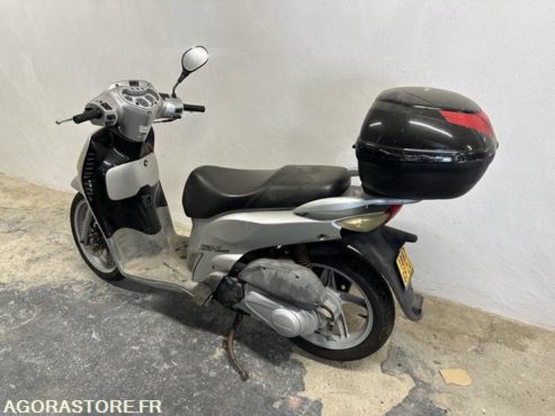 SCOOTER HONDA SH125 - 2001 - 24167KM - 1087GF2A - Xe máy: hình 1 SCOOTER HONDA SH125 - 2001 - 24167KM - 1087GF2A - Xe máy: hình 1