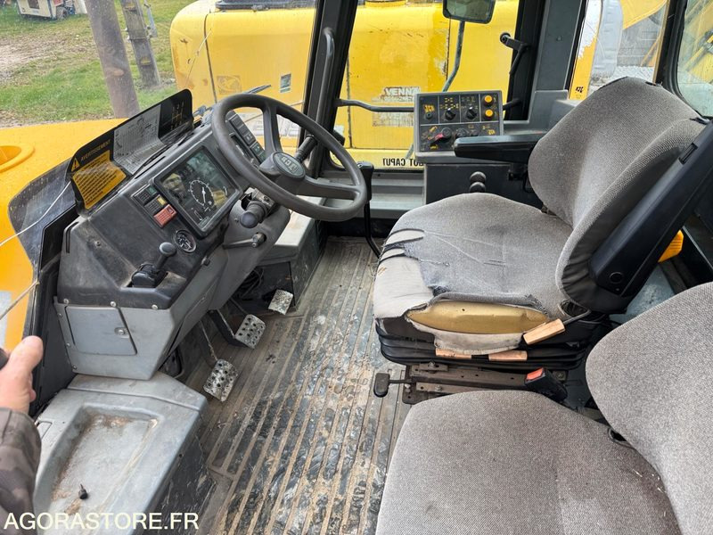 TRACTEUR JCB - 9800H - 1997 - Máy cày: hình 5 TRACTEUR JCB - 9800H - 1997 - Máy cày: hình 5