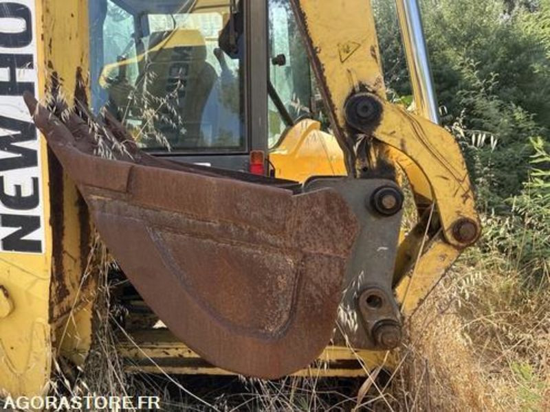 TRACTOPELLE NEW HOLLAND B115B - 2628H - 2009 - Máy xúc trước múc sau: hình 3 TRACTOPELLE NEW HOLLAND B115B - 2628H - 2009 - Máy xúc trước múc sau: hình 3