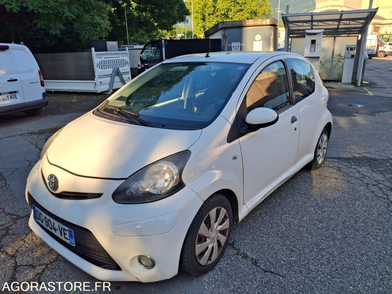 Toyota AYGO 115578kms - 2014 - Xe hơi: hình 2 Toyota AYGO 115578kms - 2014 - Xe hơi: hình 2