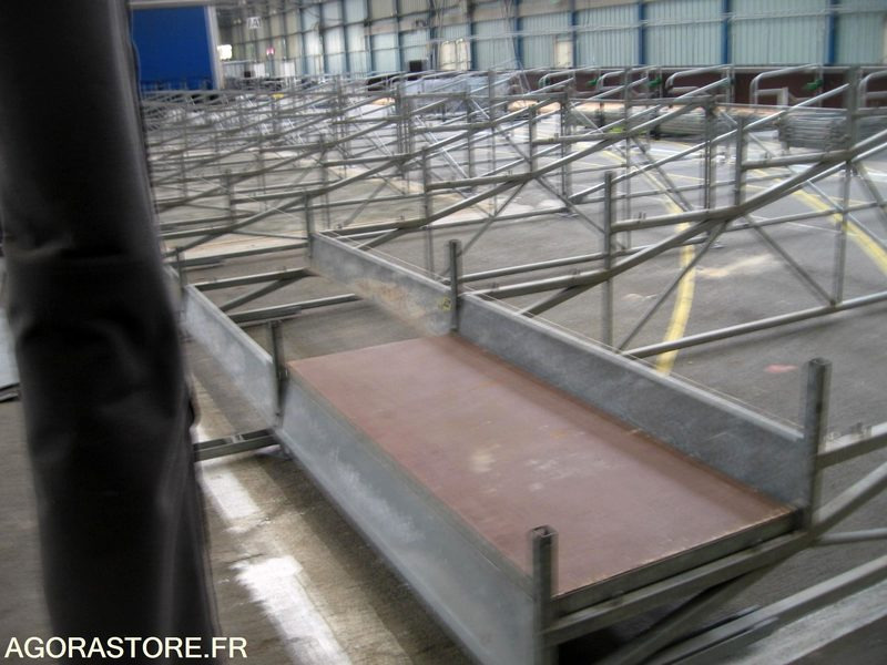 Tribunes démontables - Dụng cụ/ Thiết bị: hình 4 Tribunes démontables - Dụng cụ/ Thiết bị: hình 4