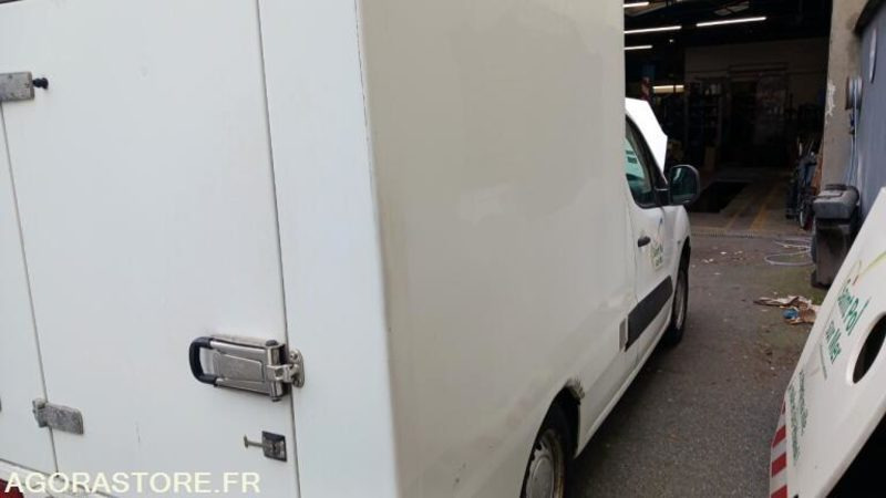 VEHICULE FRIGORIFIQUE PEUGEOT PARTNER AB519FR - Xe van nhỏ gọn: hình 5 VEHICULE FRIGORIFIQUE PEUGEOT PARTNER AB519FR - Xe van nhỏ gọn: hình 5