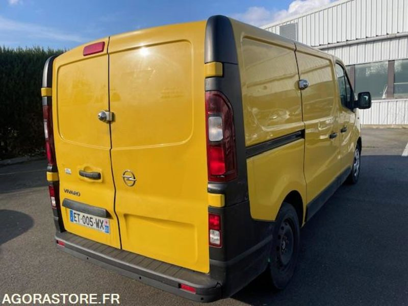 VIVARO FG L1H1 2700 1.6 CDTI 95. 02/2018. 154500KM - Xe van chở hàng: hình 5 VIVARO FG L1H1 2700 1.6 CDTI 95. 02/2018. 154500KM - Xe van chở hàng: hình 5