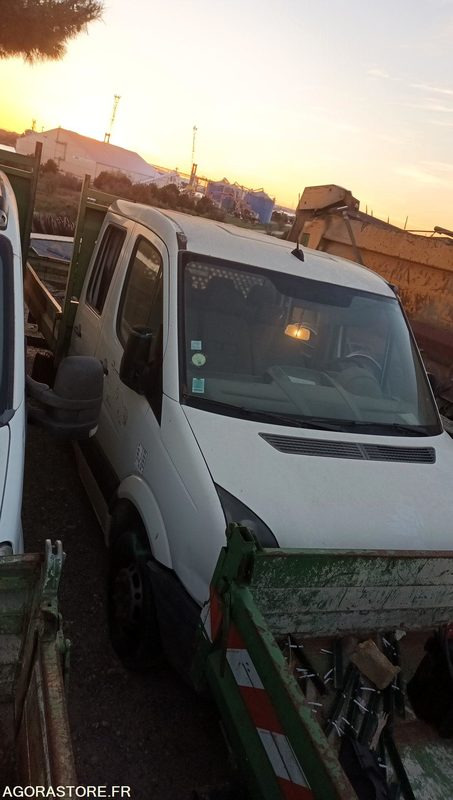 VOLKSWAGEN CRAFTE - 2011 - 213750KM - BL964FA - Xe ben nhỏ: hình 4 VOLKSWAGEN CRAFTE - 2011 - 213750KM - BL964FA - Xe ben nhỏ: hình 4