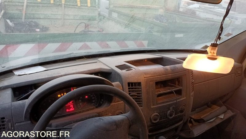 VOLKSWAGEN CRAFTE - 2011 - 213750KM - BL964FA - Xe ben nhỏ: hình 5 VOLKSWAGEN CRAFTE - 2011 - 213750KM - BL964FA - Xe ben nhỏ: hình 5