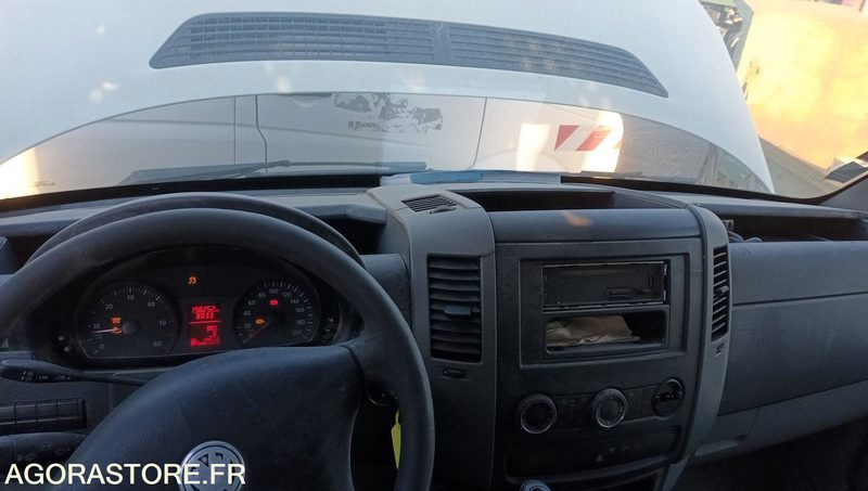 VOLKSWAGEN CRAFTER - 2011 - 198252KM - BL207FB - Xe ben nhỏ: hình 5 VOLKSWAGEN CRAFTER - 2011 - 198252KM - BL207FB - Xe ben nhỏ: hình 5