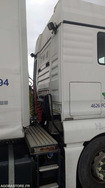 MAN TGX 18.360 - 2011 - 261969 KM - BY-962-PF - Xe đầu kéo: hình 5 MAN TGX 18.360 - 2011 - 261969 KM - BY-962-PF - Xe đầu kéo: hình 5