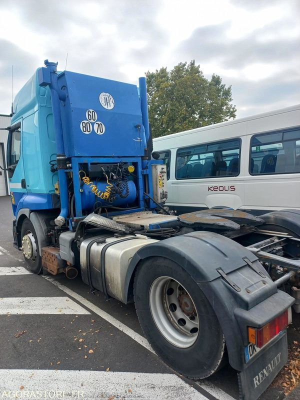 TRACTEUR RENAULT TRUCKS AVEC POMPE DK258VR (vente uniquement export) - Xe đầu kéo: hình 2 TRACTEUR RENAULT TRUCKS AVEC POMPE DK258VR (vente uniquement export) - Xe đầu kéo: hình 2