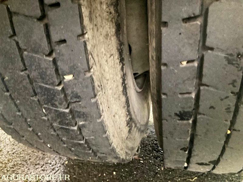 Xe đầu kéo VOLVO FL 290 - 2013 - 568 476km: hình 9 Xe đầu kéo VOLVO FL 290 - 2013 - 568 476km: hình 9