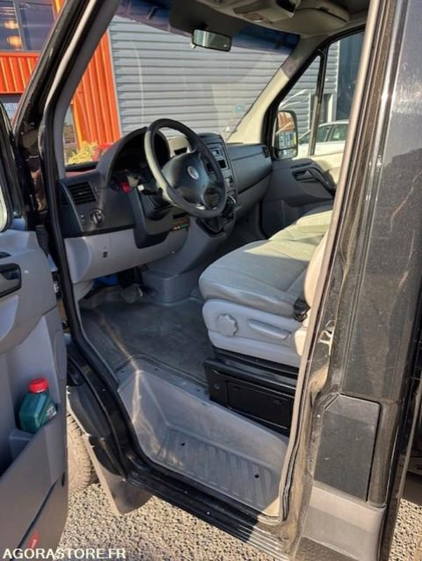 CRAFTER DEPANNEUSE VASP PTE VOITURE CARTE BLANCHE - 2007 - 393000km - Xe tải: hình 5 CRAFTER DEPANNEUSE VASP PTE VOITURE CARTE BLANCHE - 2007 - 393000km - Xe tải: hình 5