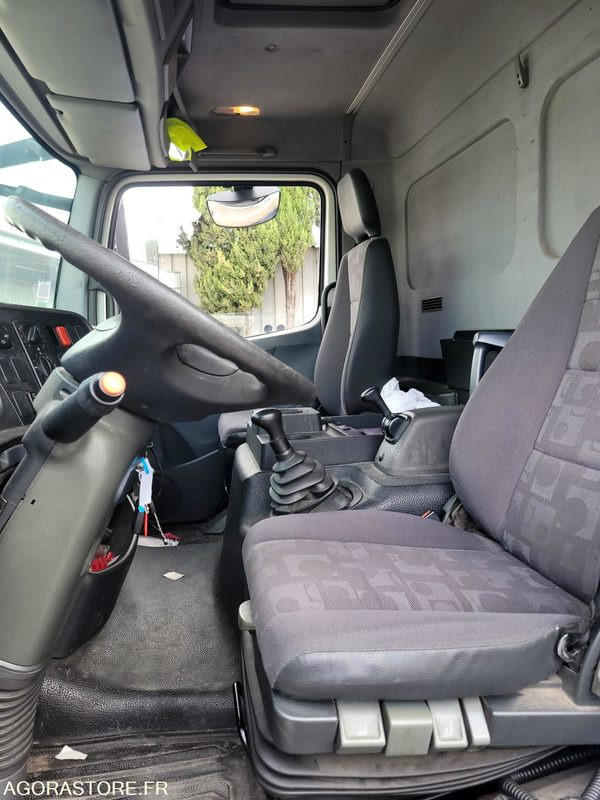 MERCEDES BENZ ATEGO - 2006 - 319805 Kms - Xe tải: hình 4 MERCEDES BENZ ATEGO - 2006 - 319805 Kms - Xe tải: hình 4