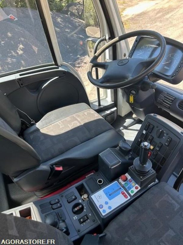 MERCEDES UNIMOG U300 - Xe tải: hình 5 MERCEDES UNIMOG U300 - Xe tải: hình 5