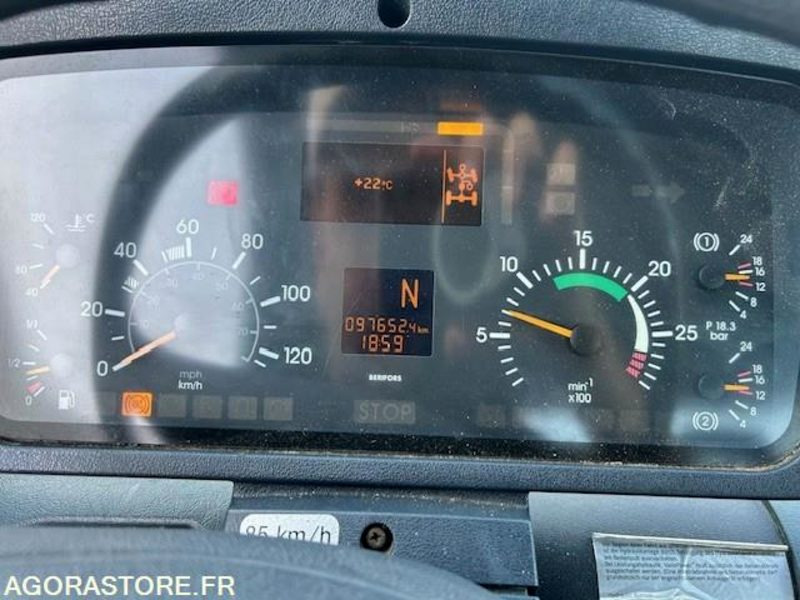 MERCEDES UNIMOG U300C VERSION COMMUNALE 2000 97652 KM - Xe tải: hình 3 MERCEDES UNIMOG U300C VERSION COMMUNALE 2000 97652 KM - Xe tải: hình 3