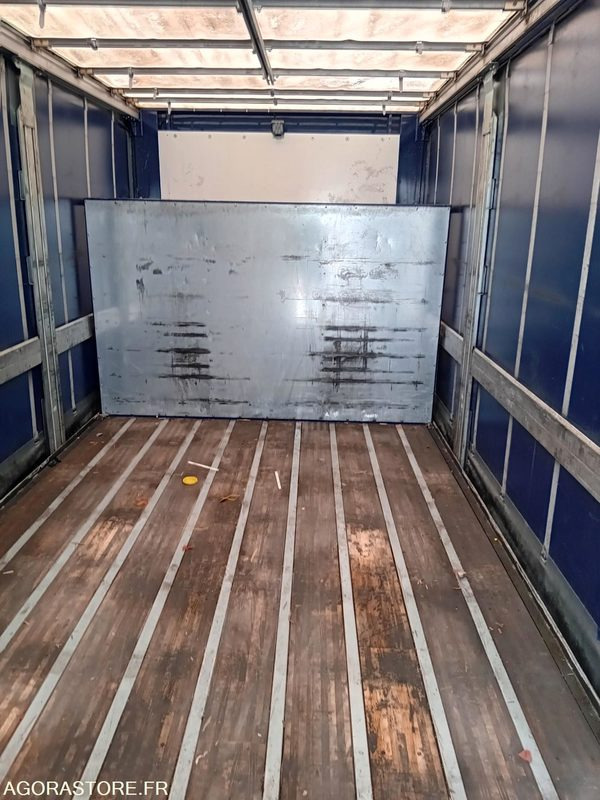 RENAULT DWIDE 320 BACHE DISTRIBUTION HUILES - 2017 - 557739 kms (2535) - Xe tải: hình 4 RENAULT DWIDE 320 BACHE DISTRIBUTION HUILES - 2017 - 557739 kms (2535) - Xe tải: hình 4