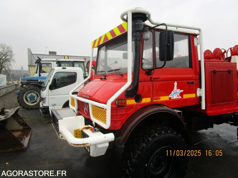 UNIMOG CCF - 1995 - 50 380km - TRES BON ETAT - Pneus état neuf - Xe tải: hình 2 UNIMOG CCF - 1995 - 50 380km - TRES BON ETAT - Pneus état neuf - Xe tải: hình 2