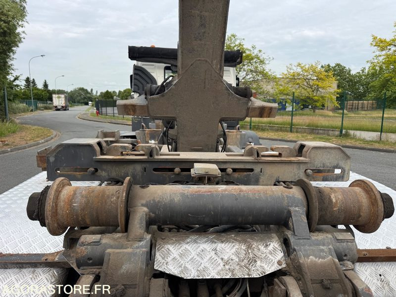 Xe tải Volvo FM 400 8X4 ampliroll - 2009 - 763559KM: hình 9