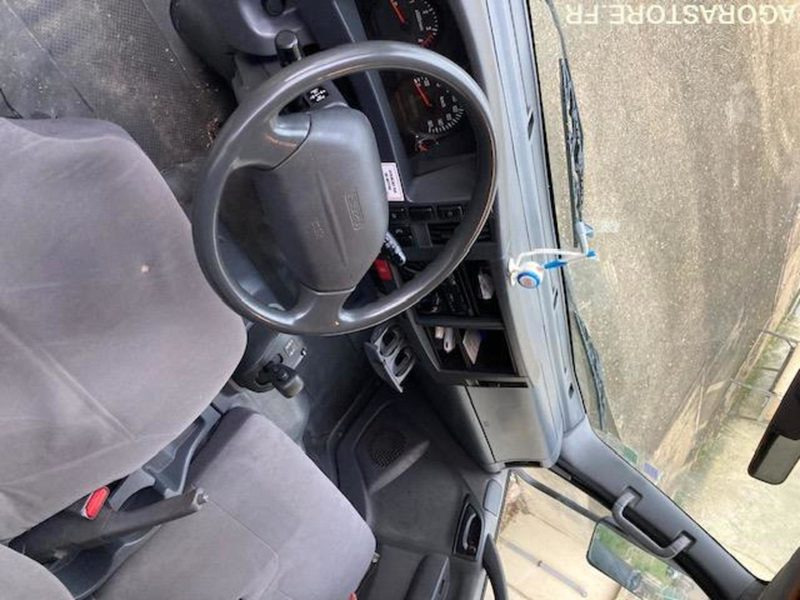 UTILITAIRE GRAND VOLUME - ISUZU - 2012 - 120 000 - Xe tải nhỏ: hình 4 UTILITAIRE GRAND VOLUME - ISUZU - 2012 - 120 000 - Xe tải nhỏ: hình 4