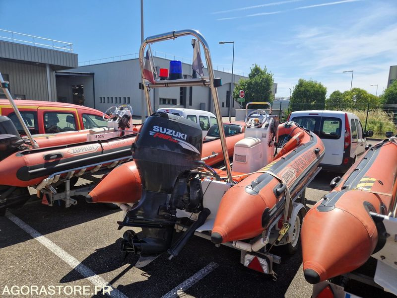 Zeppelin Command 15 sur remorque RSA - 306BGD69 - Rơ moóc kéo thuyền: hình 4 Zeppelin Command 15 sur remorque RSA - 306BGD69 - Rơ moóc kéo thuyền: hình 4