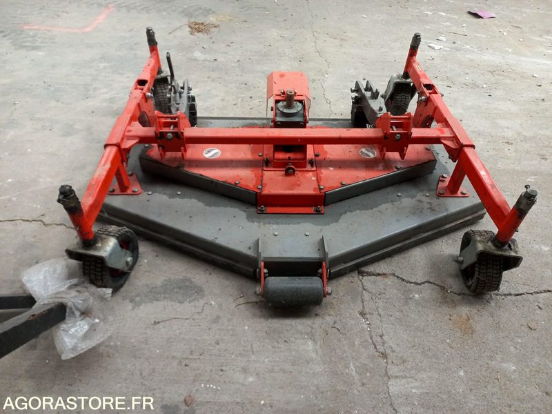 Coupe de tondeuse mulchng Morgneux TMC 150 fixation Kubota - Máy cắt cỏ vườn: hình 3 Coupe de tondeuse mulchng Morgneux TMC 150 fixation Kubota - Máy cắt cỏ vườn: hình 3