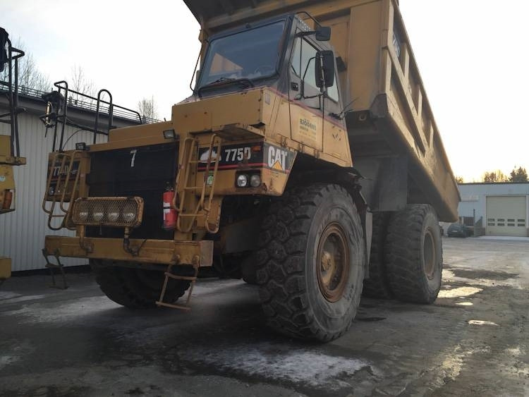 CAT 775 D - Xe ben cứng/ Xe chở đá: hình 2 CAT 775 D - Xe ben cứng/ Xe chở đá: hình 2