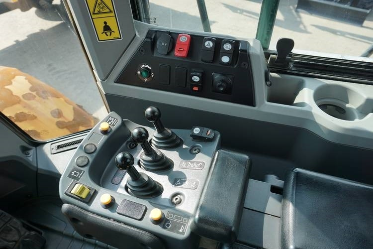 Máy xúc lật bánh lốp CAT 950M: hình 16