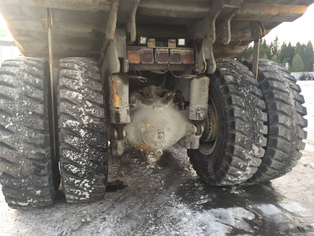 Komatsu HD 405-6 - Xe ben cứng/ Xe chở đá: hình 5 Komatsu HD 405-6 - Xe ben cứng/ Xe chở đá: hình 5