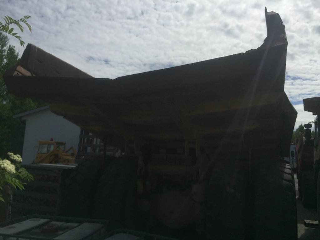 Komatsu HD 465-5 - Xe ben cứng/ Xe chở đá: hình 2 Komatsu HD 465-5 - Xe ben cứng/ Xe chở đá: hình 2