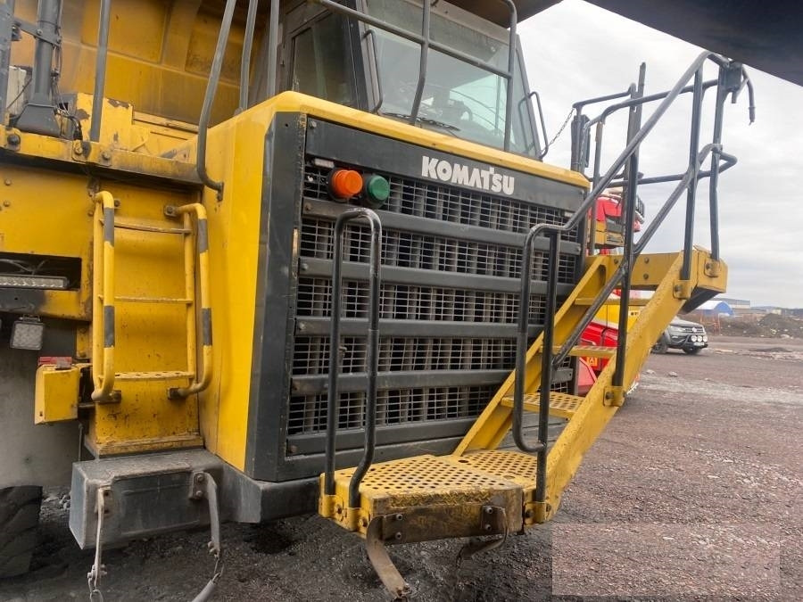 Komatsu HD405-7 - Xe ben cứng/ Xe chở đá: hình 4 Komatsu HD405-7 - Xe ben cứng/ Xe chở đá: hình 4