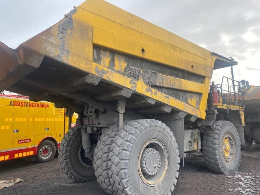 Komatsu HD405-7 - Xe ben cứng/ Xe chở đá: hình 2 Komatsu HD405-7 - Xe ben cứng/ Xe chở đá: hình 2