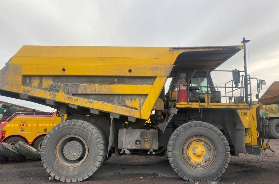 Komatsu HD405-7 - Xe ben cứng/ Xe chở đá: hình 3 Komatsu HD405-7 - Xe ben cứng/ Xe chở đá: hình 3