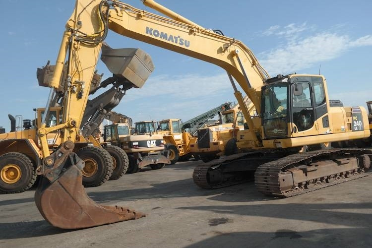 Komatsu PC240-8 - Máy xúc bánh xích: hình 1 Komatsu PC240-8 - Máy xúc bánh xích: hình 1