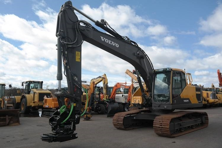 Volvo EC220 E *Uthyres* - Máy xúc bánh xích: hình 2 Volvo EC220 E *Uthyres* - Máy xúc bánh xích: hình 2