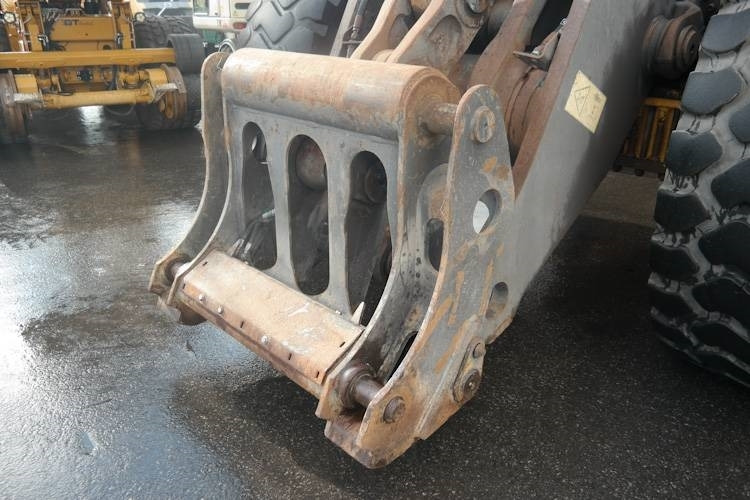 Máy xúc lật bánh lốp Volvo L220G: hình 8 Máy xúc lật bánh lốp Volvo L220G: hình 8