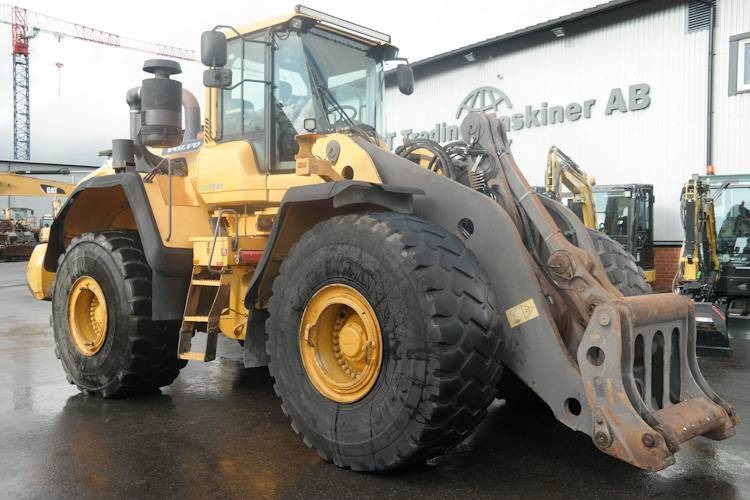 Volvo L220G - Máy xúc lật bánh lốp: hình 1 Volvo L220G - Máy xúc lật bánh lốp: hình 1
