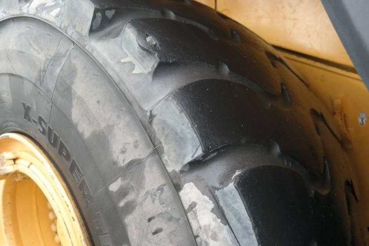 Volvo L220G - Máy xúc lật bánh lốp: hình 5 Volvo L220G - Máy xúc lật bánh lốp: hình 5