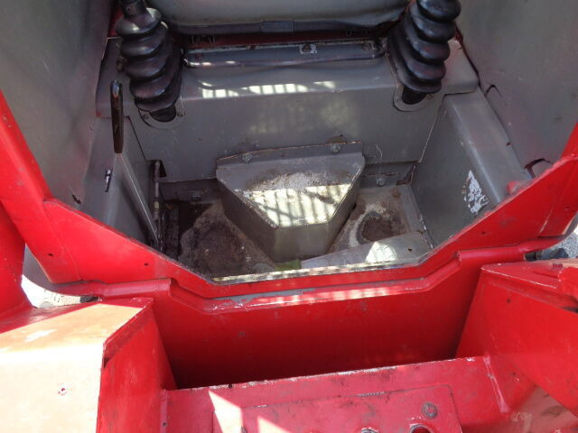 Máy xúc lật đa năng Gehl 1640: hình 20 Máy xúc lật đa năng Gehl 1640: hình 20