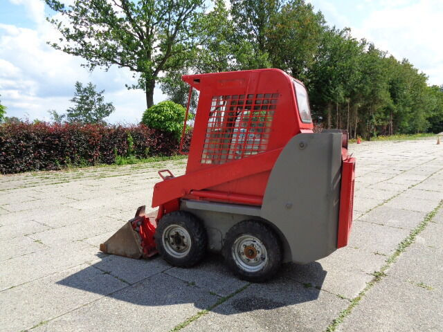 Máy xúc lật đa năng Gehl 1640: hình 9 Máy xúc lật đa năng Gehl 1640: hình 9