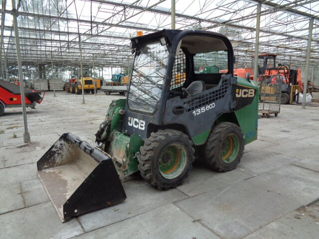 JCB 135 R - Máy xúc lật đa năng: hình 1 JCB 135 R - Máy xúc lật đa năng: hình 1