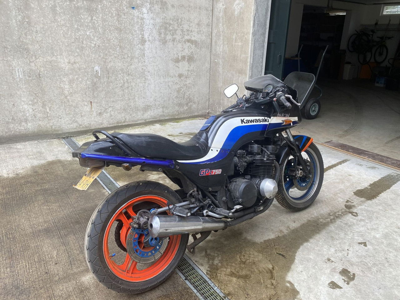 Kawasaki GPZ 750 - Xe máy: hình 2 Kawasaki GPZ 750 - Xe máy: hình 2