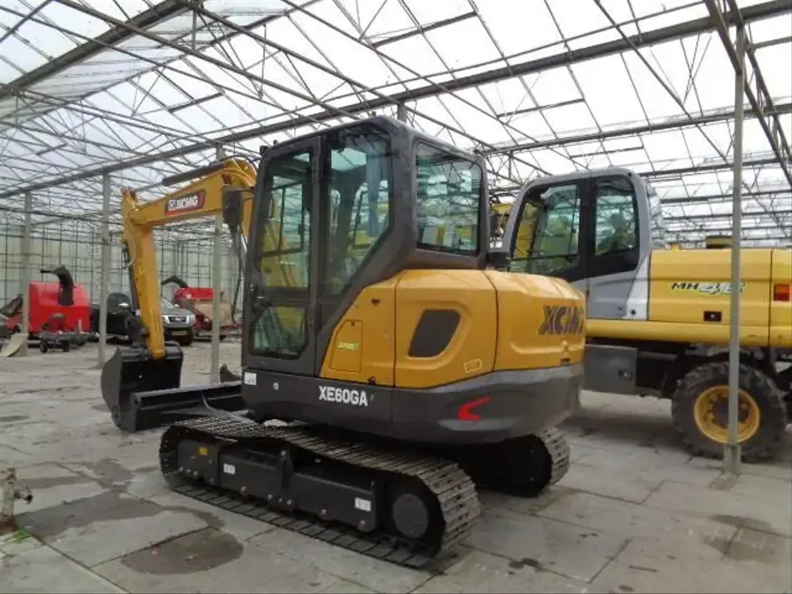 XCMG XE60GA - Máy xúc bánh xích: hình 1 XCMG XE60GA - Máy xúc bánh xích: hình 1