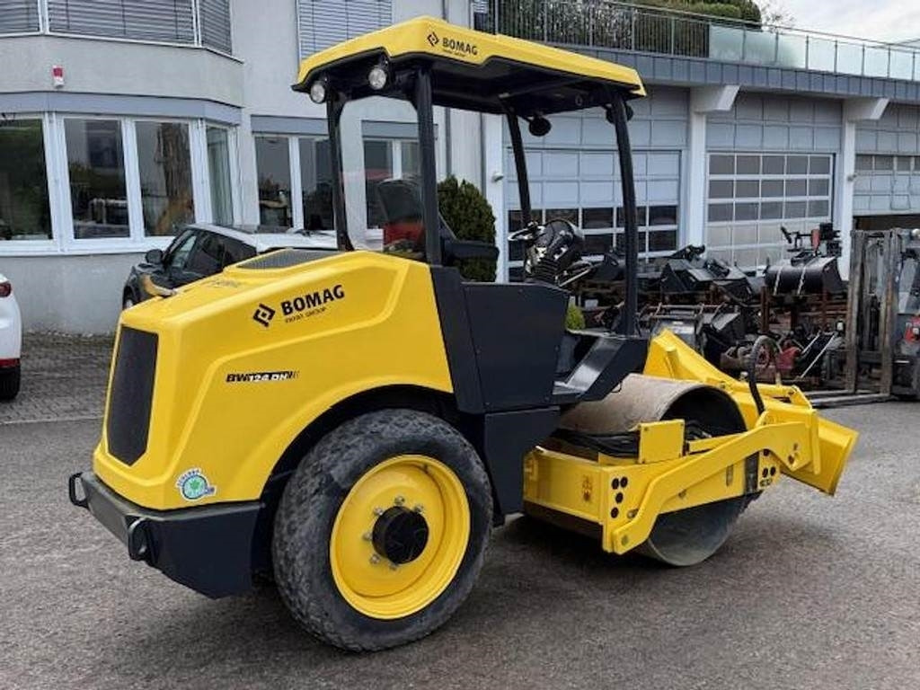 Bomag 124 DH-5 - Máy đầm: hình 3 Bomag 124 DH-5 - Máy đầm: hình 3