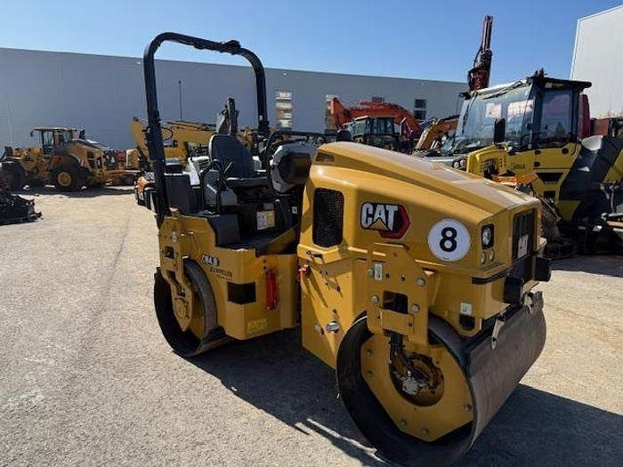 CAT CB4.0 - Máy lăn đường: hình 2 CAT CB4.0 - Máy lăn đường: hình 2