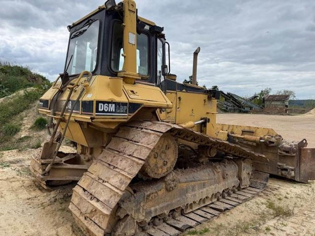 CAT D6M LGP - Máy ủi: hình 2 CAT D6M LGP - Máy ủi: hình 2