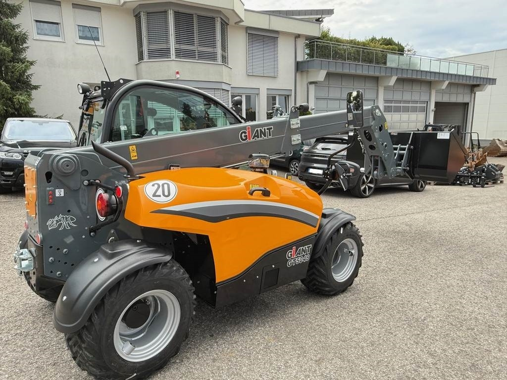 GiANT GT5048 - Xe nhấc hình viễn vọng kính: hình 3 GiANT GT5048 - Xe nhấc hình viễn vọng kính: hình 3