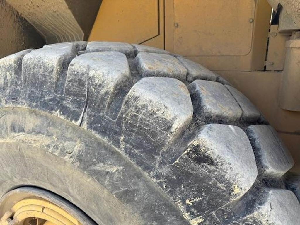 Komatsu WA 470-3H - Máy xúc lật bánh lốp: hình 3 Komatsu WA 470-3H - Máy xúc lật bánh lốp: hình 3