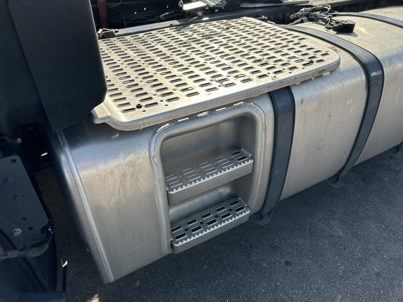 DAF 765 liters 620x675x2112 with step, complete set - Bình nhiên liệu cho Xe tải: hình 3 DAF 765 liters 620x675x2112 with step, complete set - Bình nhiên liệu cho Xe tải: hình 3