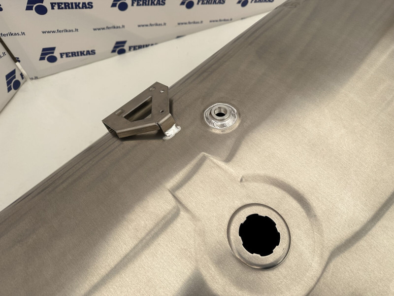 DAF New aluminum fuel tank 620L - Bình nhiên liệu cho Xe tải: hình 5 DAF New aluminum fuel tank 620L - Bình nhiên liệu cho Xe tải: hình 5