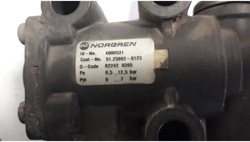MAN blocking flap control valve - Van cho Xe tải: hình 3 MAN blocking flap control valve - Van cho Xe tải: hình 3