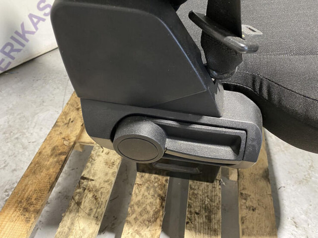 Mercedes-Benz Actros - Chỗ ngồi cho Xe tải: hình 4 Mercedes-Benz Actros - Chỗ ngồi cho Xe tải: hình 4